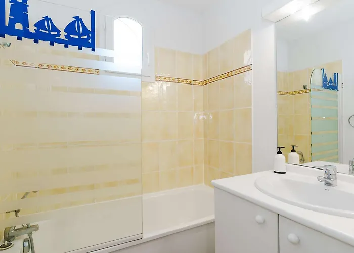 4 Pieces Avec Piscine Privee, Jardin, Garage, 7 Couchages, Narbonne-plage, Proche Commerces - Fr-1-409-21 Villa Narbonne