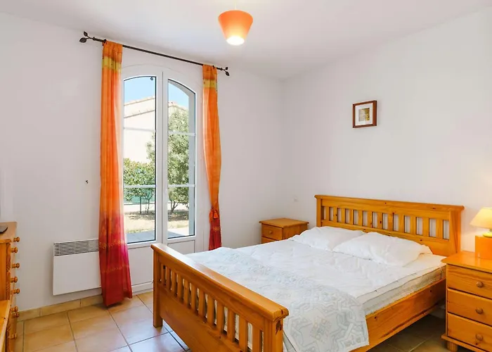 4 Pieces Avec Piscine Privee, Jardin, Garage, 7 Couchages, Narbonne-plage, Proche Commerces - Fr-1-409-21 Villa *